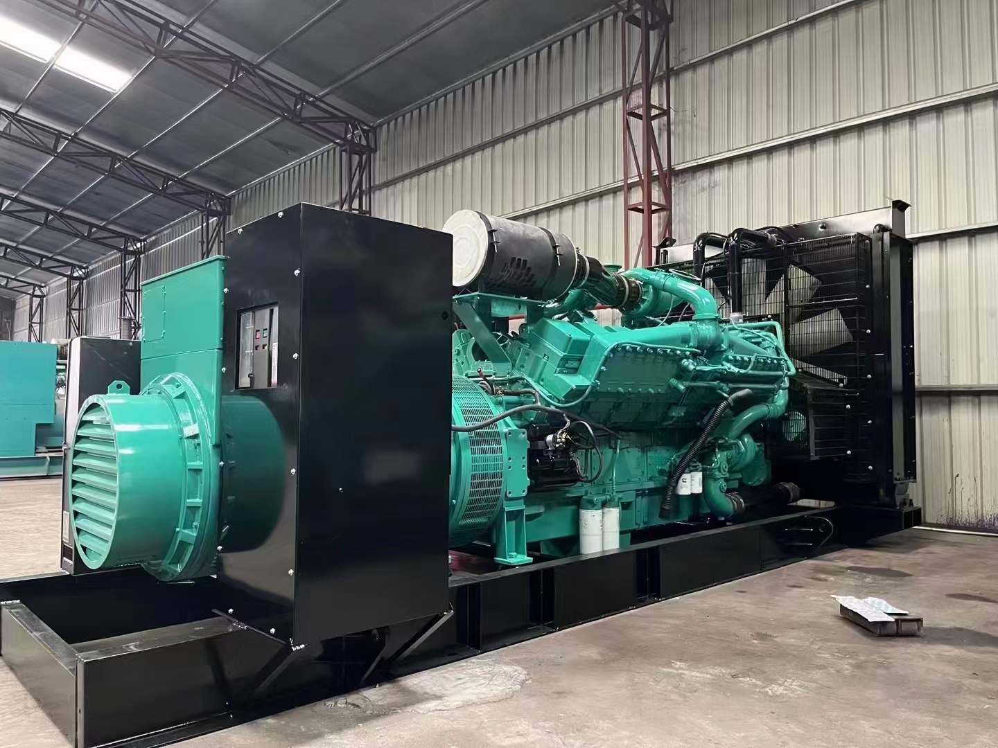 翠峦如何降低 800kW 柴油发电机输出电流的波动？