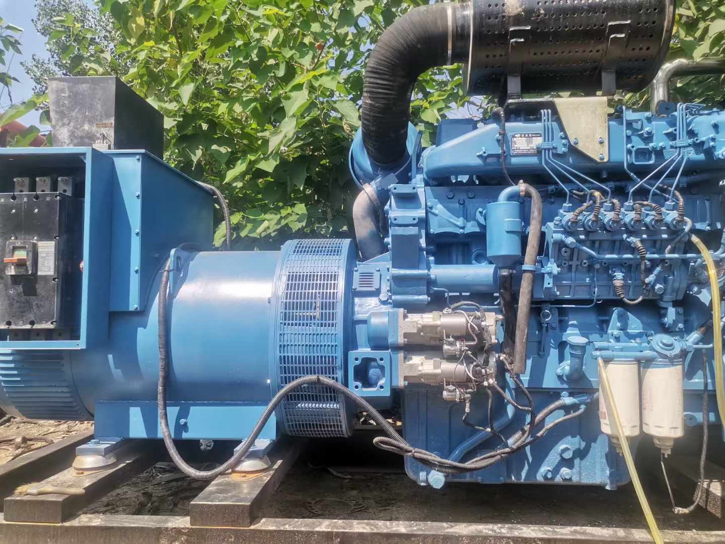 翠峦详细说明降低 800kW 柴油发电机输出电流波动的方法