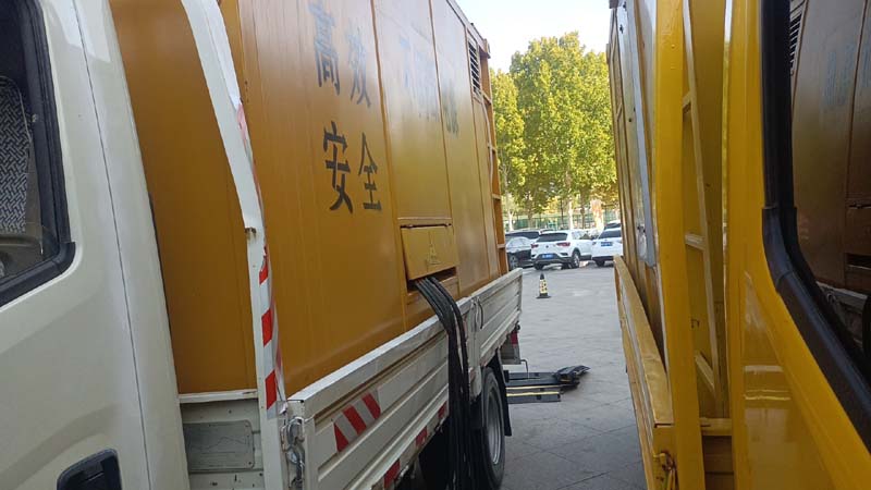 翠峦如何判断柴油发电机组和UPS电源的切换时间是否符合要求？