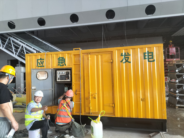 翠峦怎样判断空气滤清器是否需要更换？